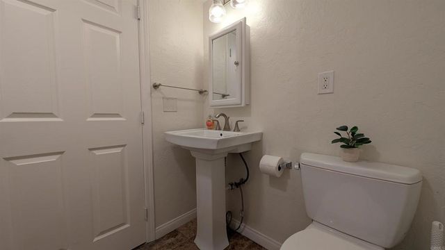 8021 Calle Fanita, Santee, CA 92071