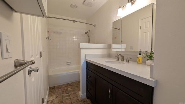 8021 Calle Fanita, Santee, CA 92071