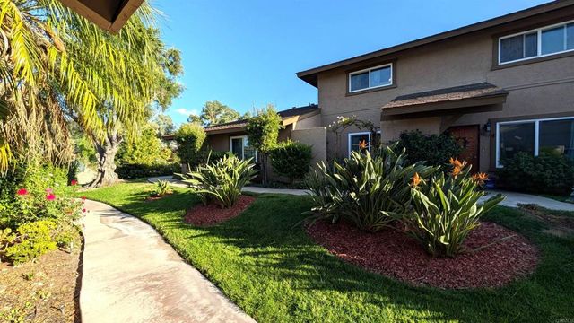 8021 Calle Fanita, Santee, CA 92071