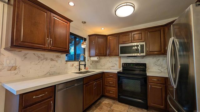 8021 Calle Fanita, Santee, CA 92071