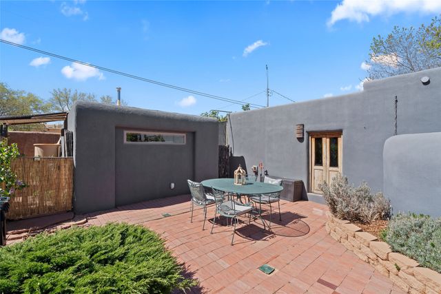 622 Calle Grillo, Santa Fe, NM 87505