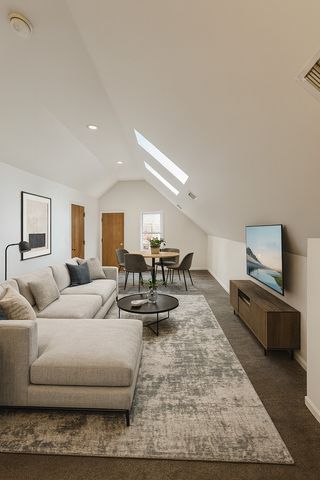 3227 S Carpenter Street 4F, Chicago, IL 60608