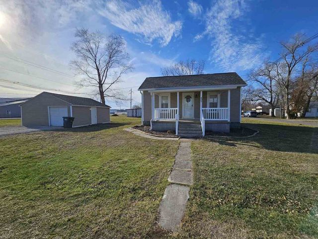 803 S Maple Street, Salem, IL 62881