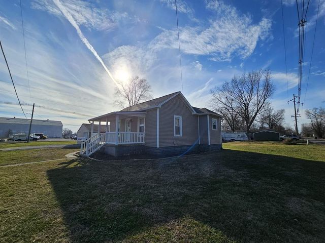 803 S Maple Street, Salem, IL 62881