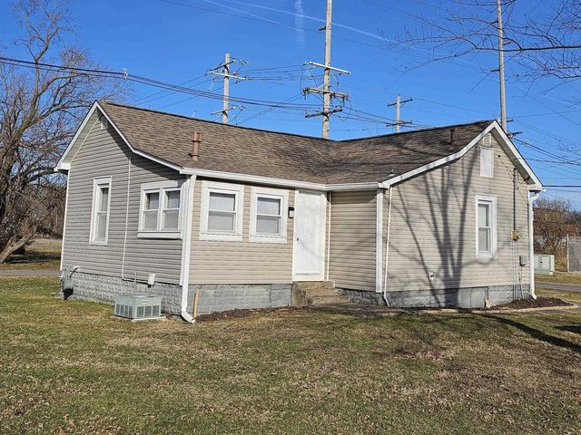 803 S Maple Street, Salem, IL 62881