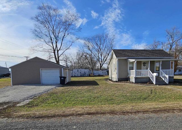 803 S Maple Street, Salem, IL 62881