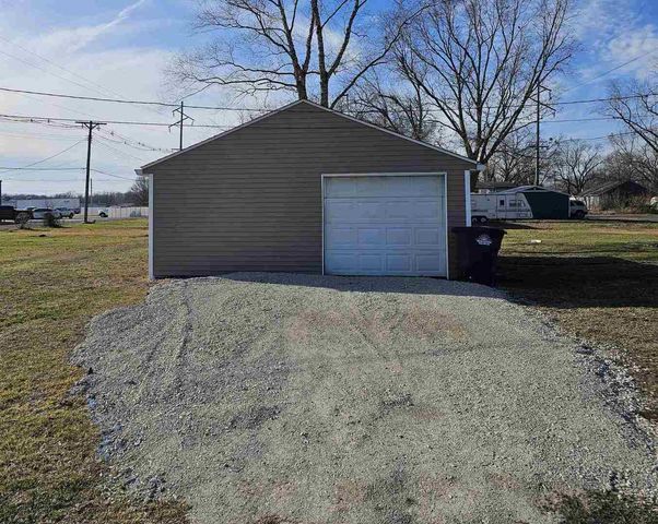 803 S Maple Street, Salem, IL 62881