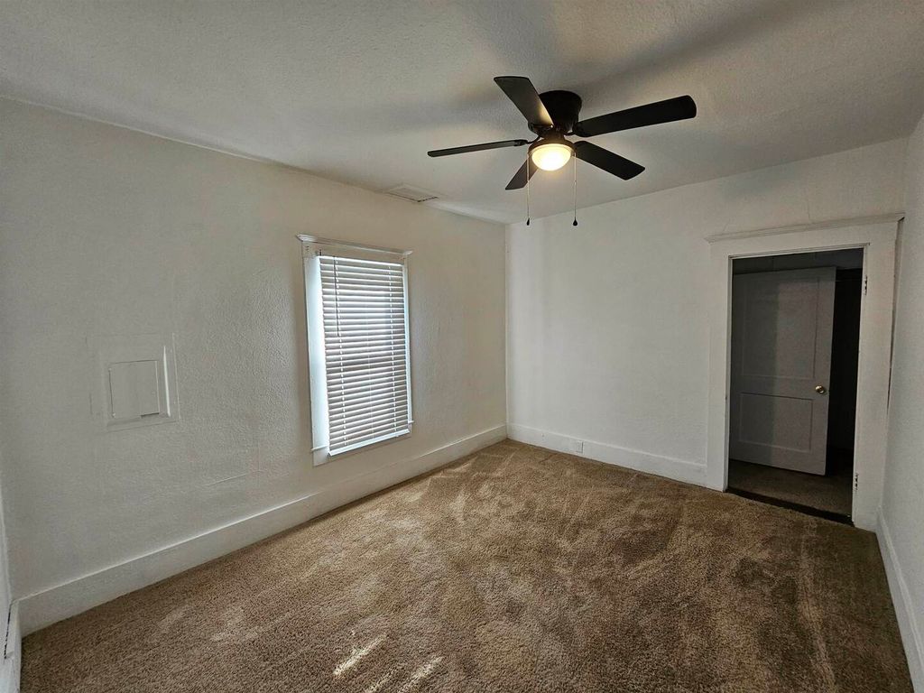 Image 16 of property listing at 803 S Maple Street, Salem, IL 62881