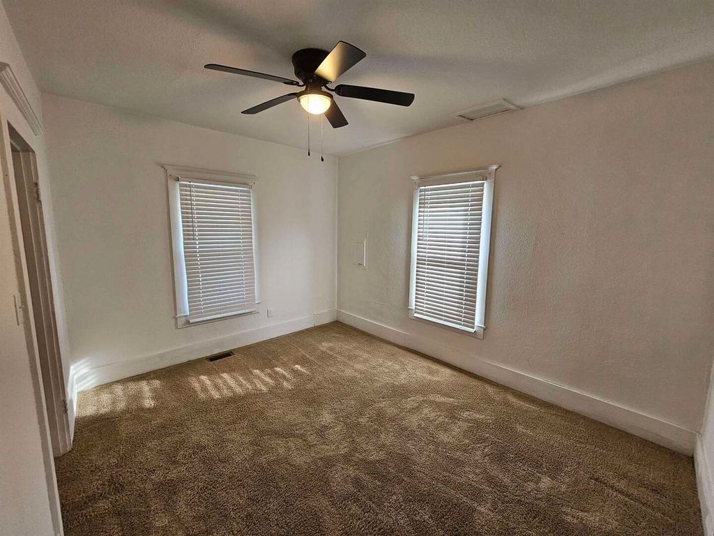 Image 17 of property listing at 803 S Maple Street, Salem, IL 62881