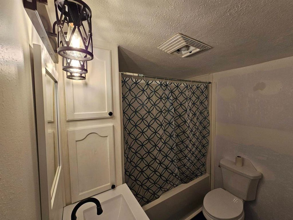 Image 21 of property listing at 803 S Maple Street, Salem, IL 62881