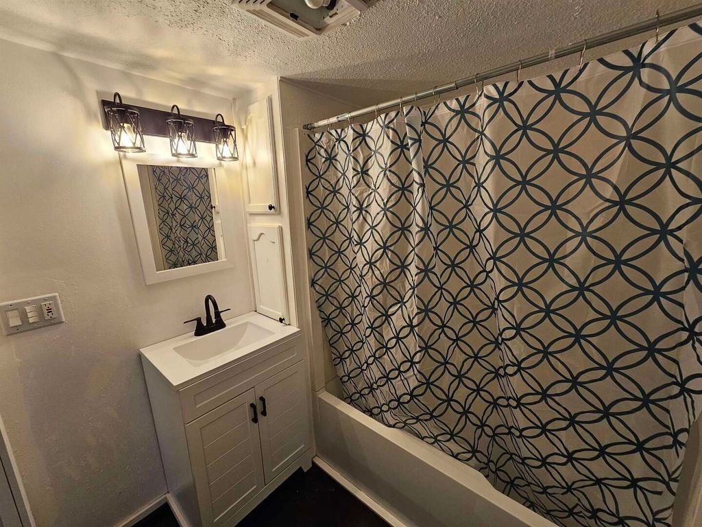 Image 22 of property listing at 803 S Maple Street, Salem, IL 62881