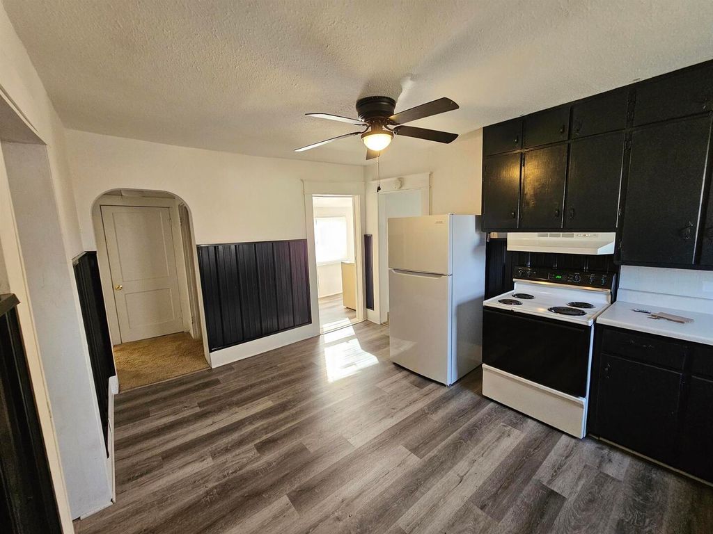 Image 28 of property listing at 803 S Maple Street, Salem, IL 62881