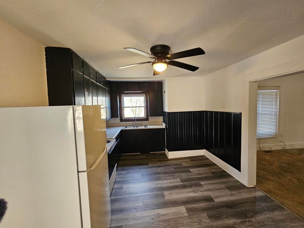 Image 30 of property listing at 803 S Maple Street, Salem, IL 62881