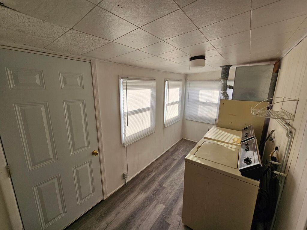 Image 33 of property listing at 803 S Maple Street, Salem, IL 62881