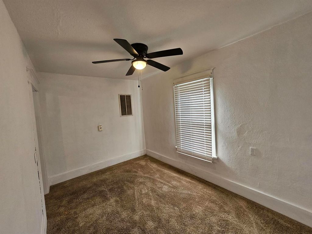 Image 34 of property listing at 803 S Maple Street, Salem, IL 62881