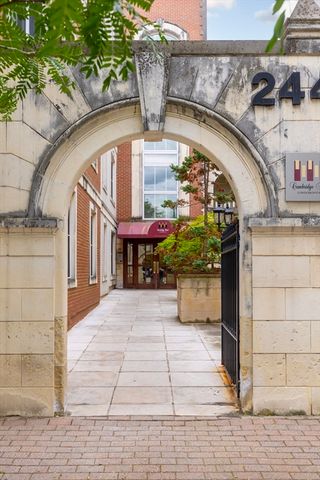 2440 Massachusetts Avenue 3, Cambridge, MA 02140
