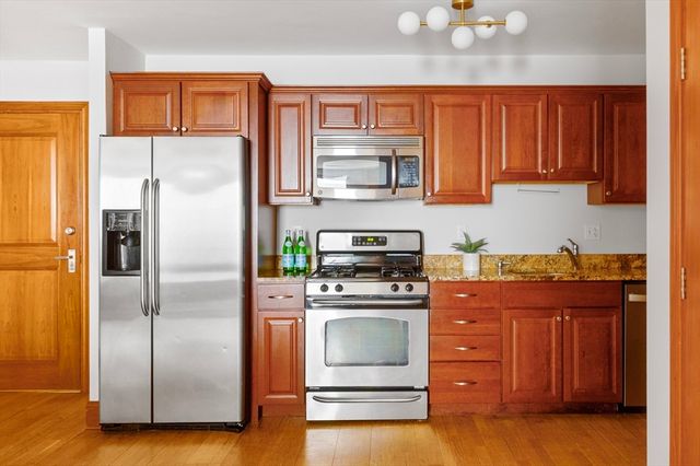 2440 Massachusetts Avenue 3, Cambridge, MA 02140