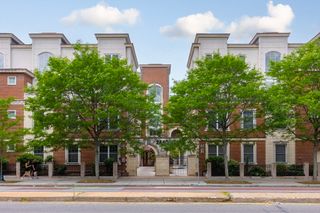 2440 Massachusetts Avenue 3, Cambridge, MA 02140