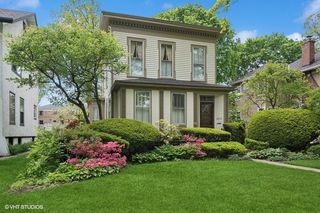 2210 Hartzell Street, Evanston, IL 60201