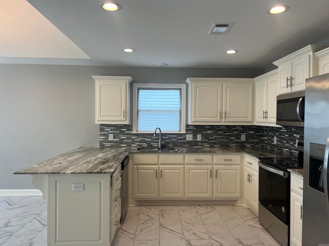 102 Farah Drive, White Hall, AR 71602