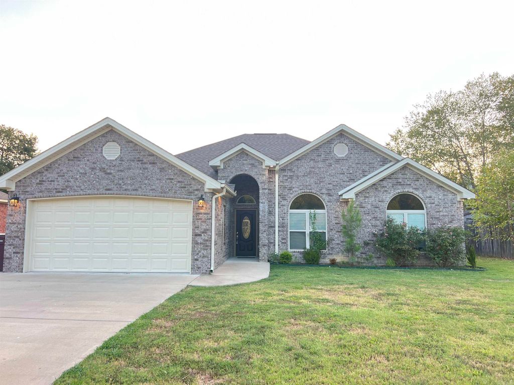 102 Farah Drive, White Hall, AR 71602