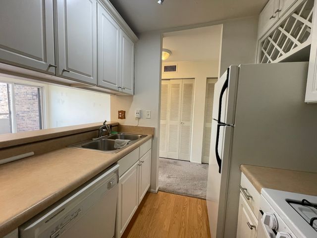 1912 Prairie Square 314A, Schaumburg, IL 60173