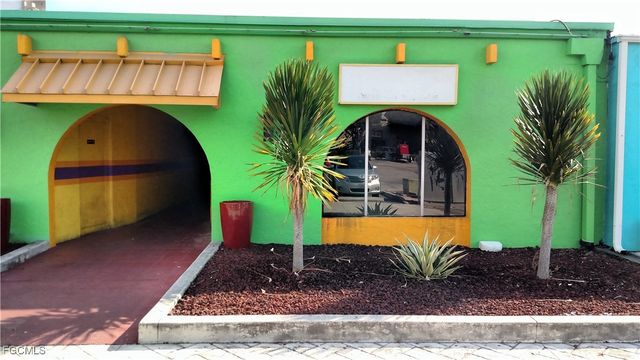 1025 Cape Coral PKWY E, Cape Coral, FL 33904