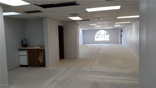 1025 Cape Coral PKWY E, Cape Coral, FL 33904