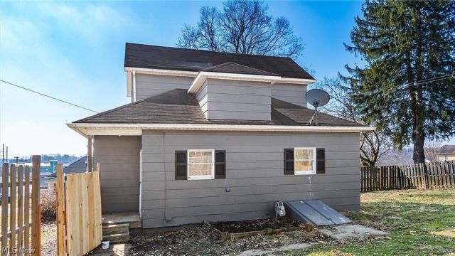 2249 Bishard Avenue, Cambridge, OH 43725