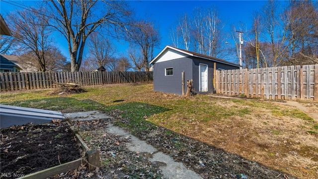 2249 Bishard Avenue, Cambridge, OH 43725