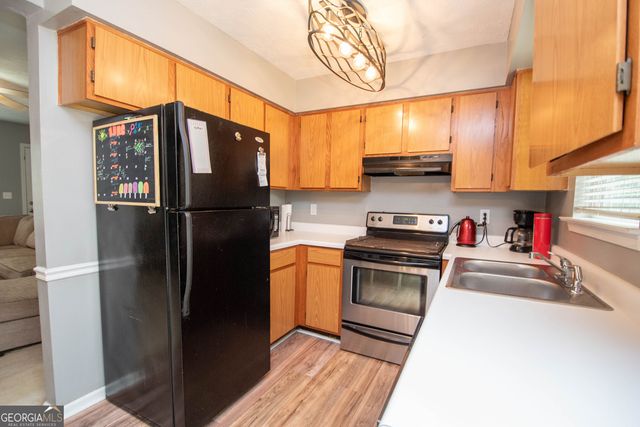 195 Pinewood Drive, Senoia, GA 30276