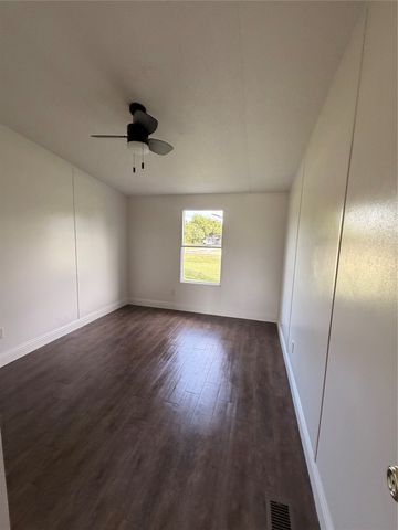 2517 Willow Oak Lane, Burleson, TX 76028