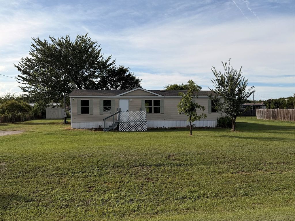 2517 Willow Oak Lane, Burleson, TX 76028
