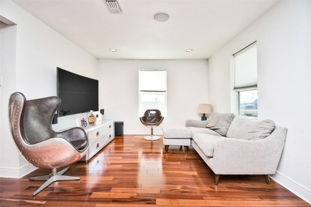 1204 Archer St, Houston, TX 77009