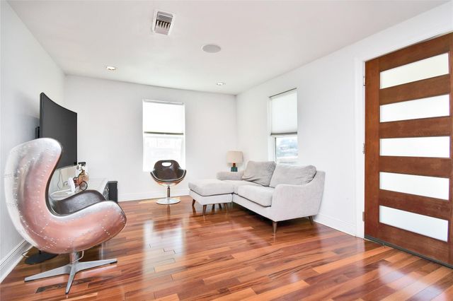 1204 Archer St, Houston, TX 77009