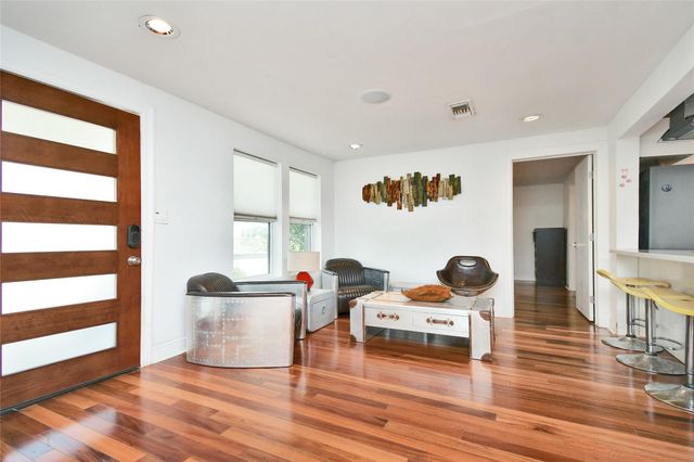 1204 Archer St, Houston, TX 77009