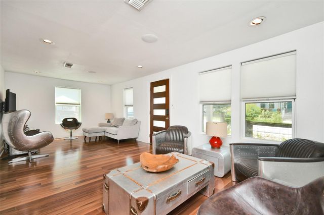 1204 Archer St, Houston, TX 77009