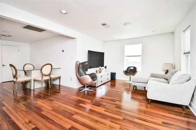 1204 Archer St, Houston, TX 77009