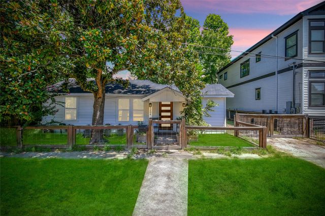 1204 Archer St, Houston, TX 77009