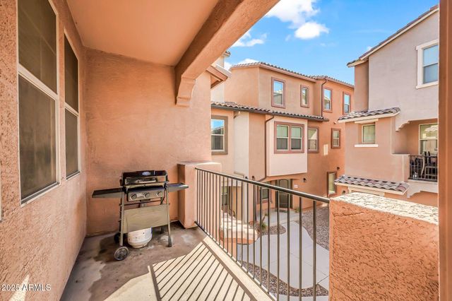 2121 N 77th Drive, Phoenix, AZ 85035