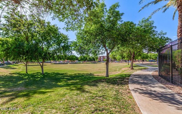 2121 N 77th Drive, Phoenix, AZ 85035