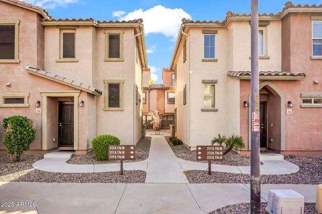 2121 N 77th Drive, Phoenix, AZ 85035