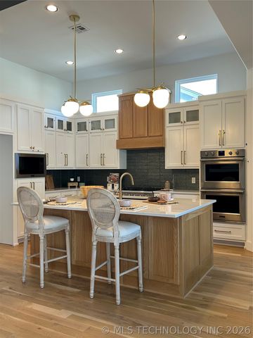 4601 S Sequoia Avenue, Broken Arrow, OK 74011