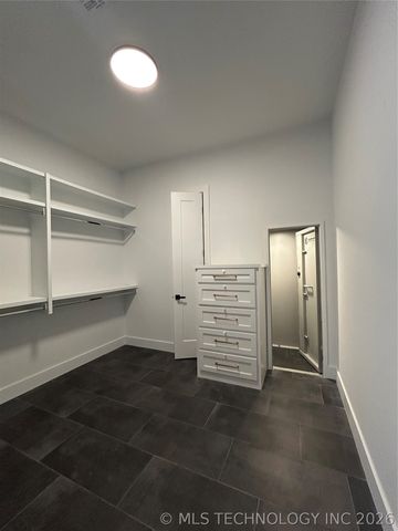 4601 S Sequoia Avenue, Broken Arrow, OK 74011