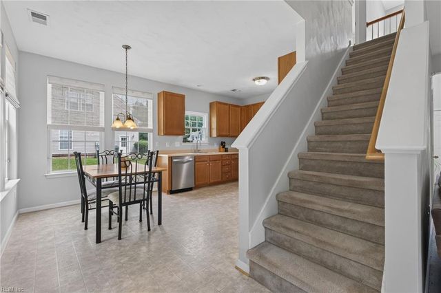 1019 English Oak DR, Suffolk, VA 23434
