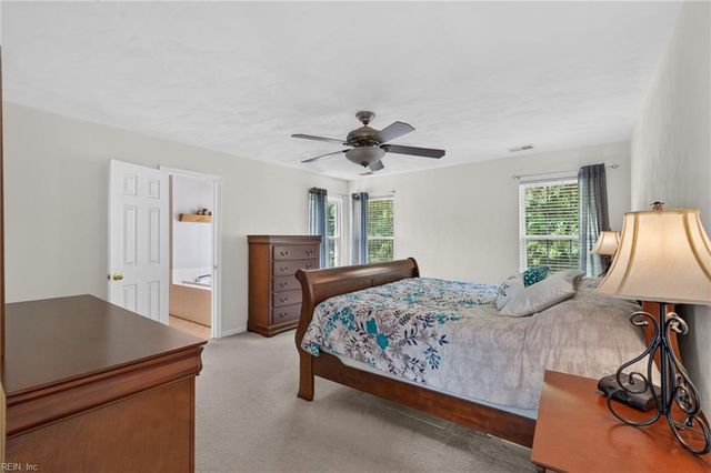 1019 English Oak DR, Suffolk, VA 23434