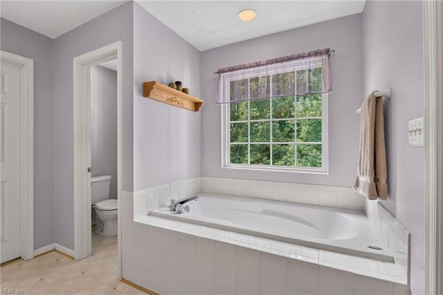 1019 English Oak DR, Suffolk, VA 23434
