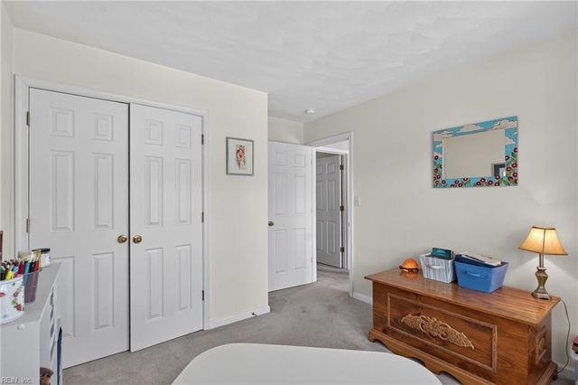 1019 English Oak DR, Suffolk, VA 23434