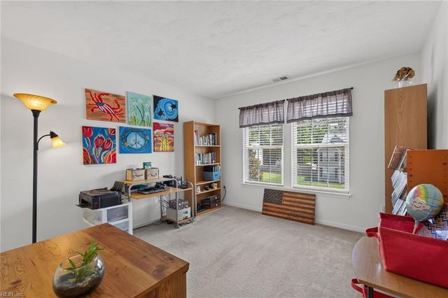 1019 English Oak DR, Suffolk, VA 23434