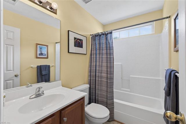 1019 English Oak DR, Suffolk, VA 23434